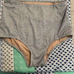 NWOT kortni Jeane high rise bottoms small